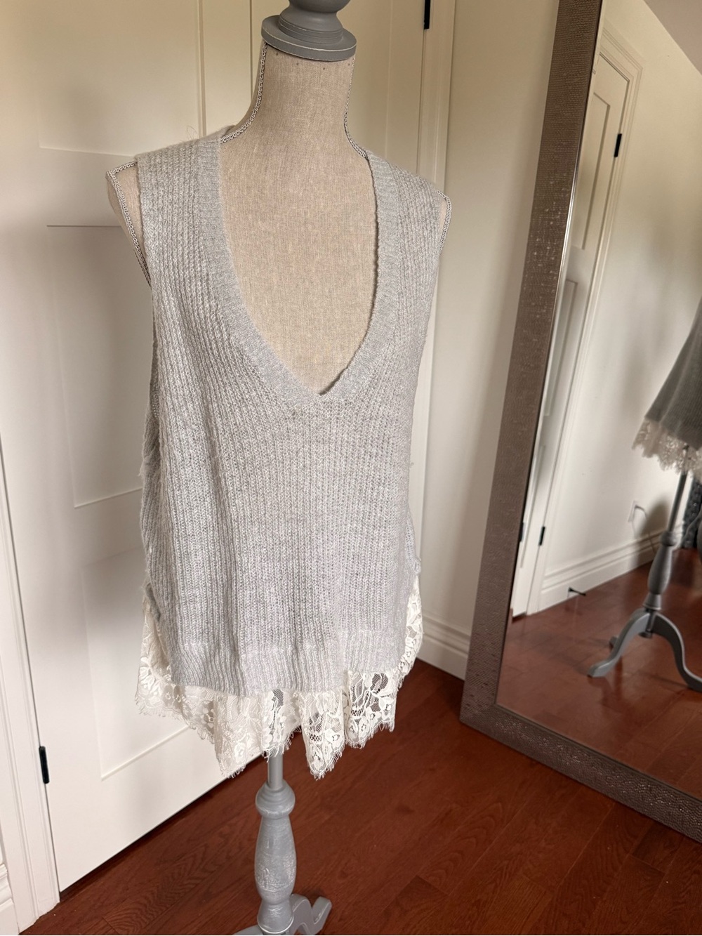Sleeveless V-Neck Knit Sweater Vest with Lace Hem